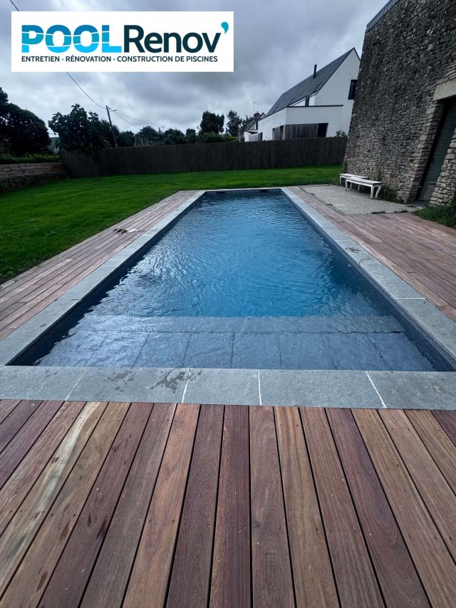 CONSTRUCTION D'UNE PISCINE UNIBÉO À BADEN PAR POOL RENOV'